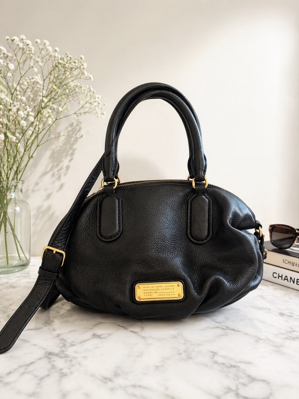 Marc Jacobs Black Pebbled Leather Dome Crossbody with Gold Plate - Picture 2 of 9